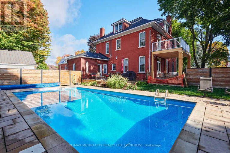 29254147/298-barr-street/renfrew/renfrew/ontario/K7V1J8_37