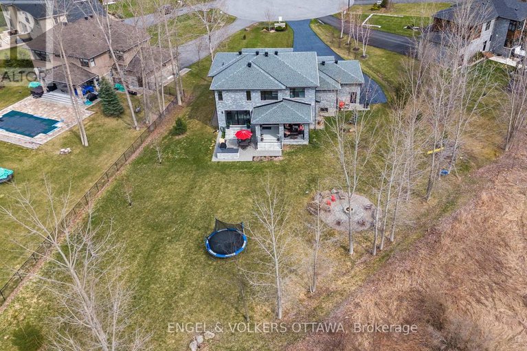 29149631/532-leimerk-court/manotick-village-manotick-estates/ottawa/ontario/K4M0E8_50