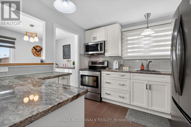 29402322/2462-tupper-avenue/hawthorne-meadows/ottawa/ontario/K1G1G7_19