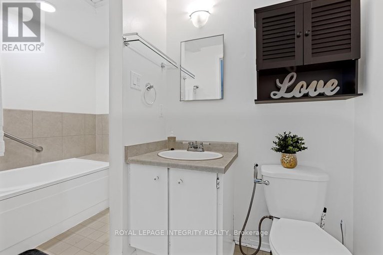 29093564/498-sandhamn-private/hunt-club-parkgreenboro/ottawa/ontario/K1T2Z6_18