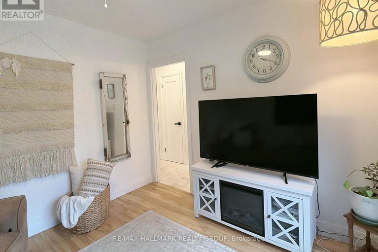 29062143/2424-joliffe-street/hawthorne-meadows/ottawa/ontario/K1G1G9_18