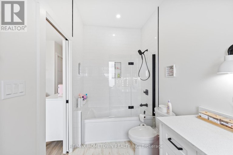 28870188/5-shoreside-way/augusta-twp/augusta/ontario/K6V5T1_33