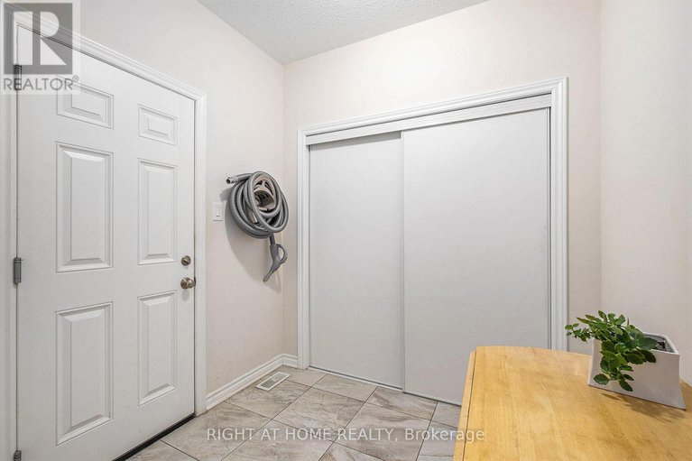 28449643/186-lamprey-street/half-moon-bay/ottawa/ontario/K2J6C3_31