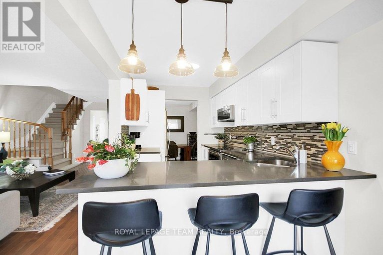 29540962/19-fieldberry-private/stonebridge/ottawa/ontario/K2J5E7_15