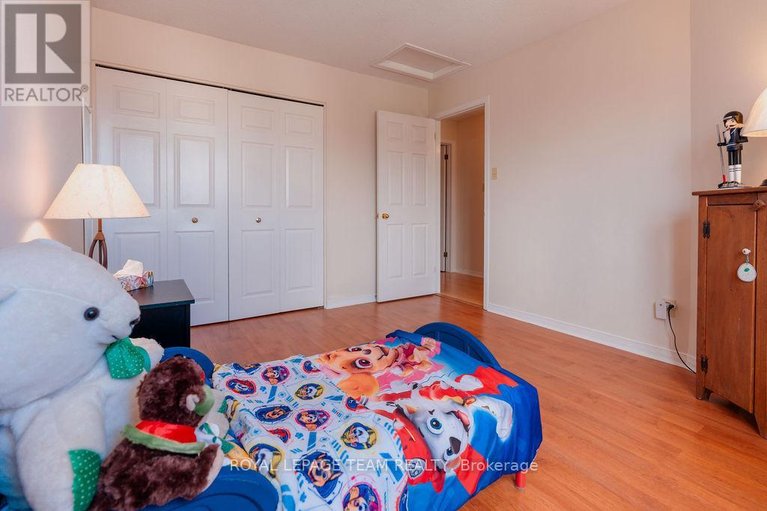 29615075/16-pickwick-drive/cedargrovefraserdale/ottawa/ontario/K2J3G1_25