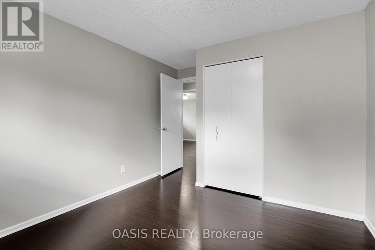 28396451/2606-egan-road/mooneys-bayriverside-park/ottawa/ontario/K1V8N1_16