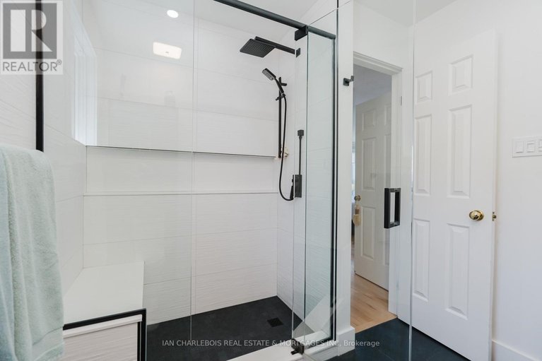 29631308/583-apollo-way/fallingbrookpineridge/ottawa/ontario/K4A1T7_29