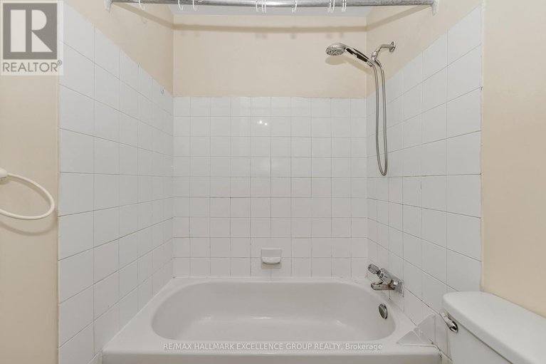 29167198/15-1968-fairglen-mews/blackburn-hamlet-south/ottawa/ontario/K1B5A5_24