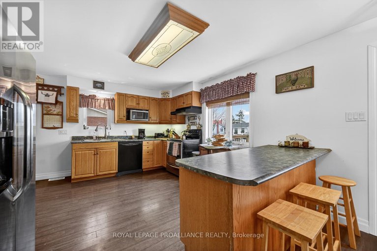 29460422/17-church-avenue/iroquois/south-dundas/ontario/K0E1K0_8