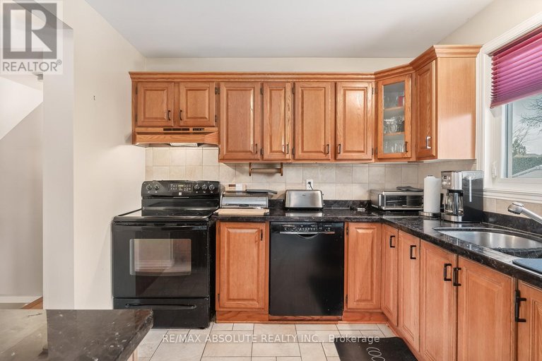 29641681/1475-deavy-way/bilberry-creekqueenswood-heights/ottawa/ontario/K1E2W7_14