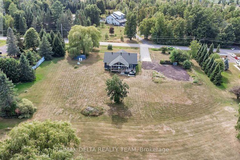 28754797/4645-mcneely-rd-road/sarsfieldbearbrook/ottawa/ontario/K4B1J1_39