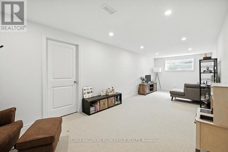 28722166/391-cornice-street/mer-bleuebradley-estatesanderson-park/ottawa/ontario/K1W0P7_21