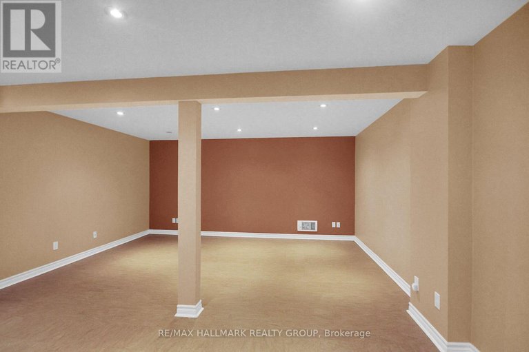 28471405/41-grady-crescent/sheahan-estatestrend-village/ottawa/ontario/K2H5S2_37