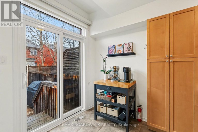 29619269/295-meilleur-private/vanier/ottawa/ontario/K1L0A2_17