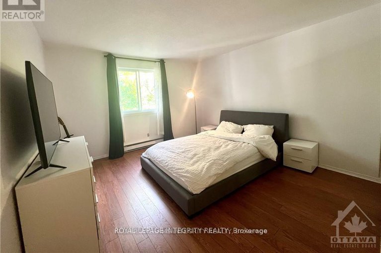 28934984/8-240-fenerty-court/katimavik/ottawa/ontario/K2L3A7_17