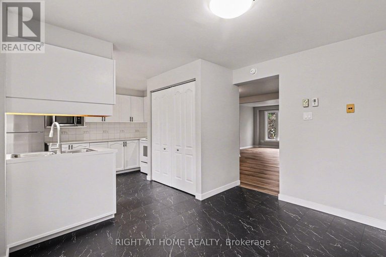 29682834/29-26-wrenwood-crescent/centrepointe/ottawa/ontario/K2G5V5_12