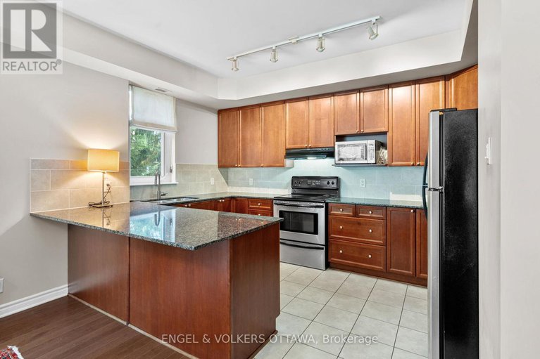 28843086/105-205-bolton-street/lower-townbyward-market/ottawa/ontario/K1N1K7_13