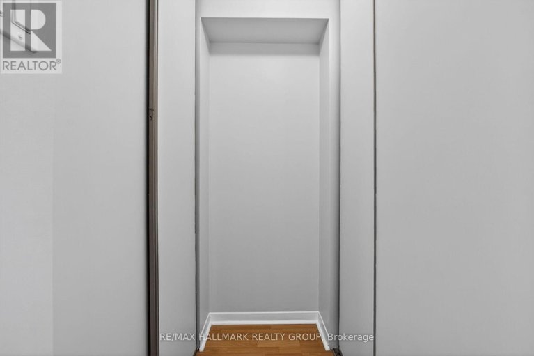 29629891/305-80-sandcastle-drive/leslie-park/ottawa/ontario/K2H9E7_23