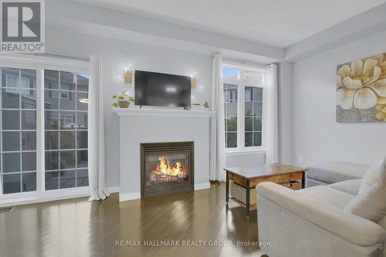 28591389/585-barrick-hill-road/emerald-meadowstrailwest/ottawa/ontario/K2M0B4_8