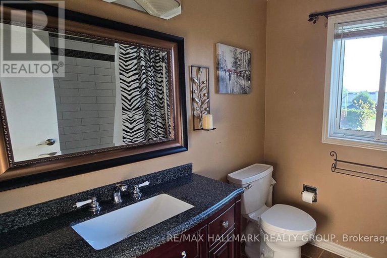 28400251/976-laporte-street/town-of-rockland/clarence-rockland/ontario/K4K1A5_18