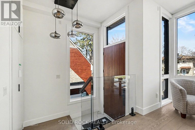 29669926/826-alpine-avenue/queensway-terrace-north/ottawa/ontario/K2B5R6_3