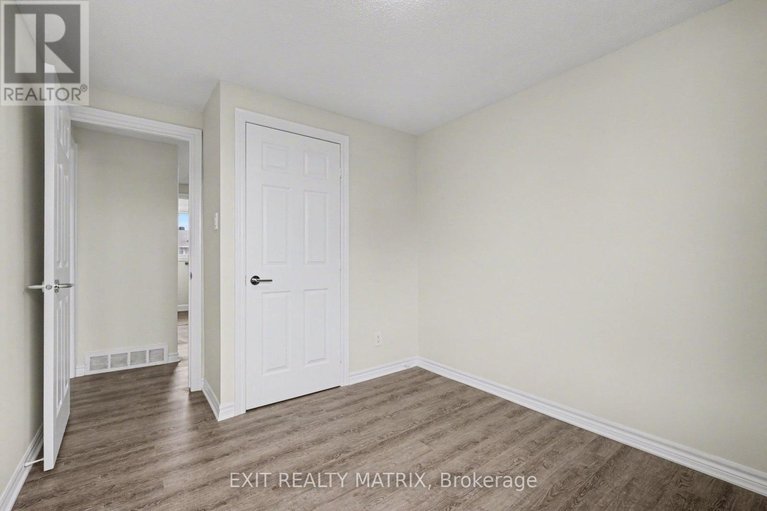 29672750/b-1468-heatherington-road/heron-gateindustrial-park/ottawa/ontario/K1V6S1_19