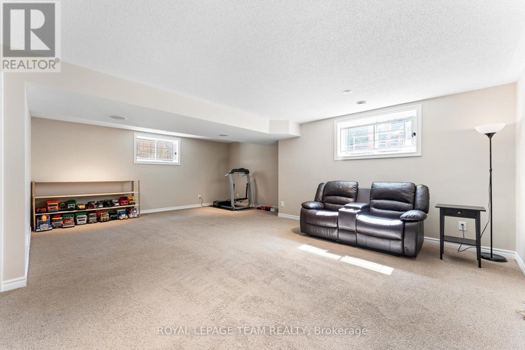 28387113/316-sugar-pine-crescent/bridlewood/ottawa/ontario/K2M0B1_37