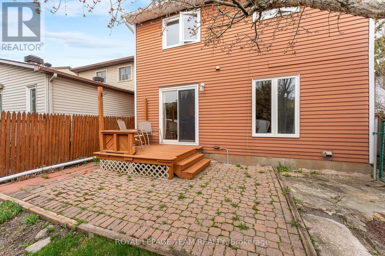 28234836/107-melanie-crescent/glencairnhazeldean/ottawa/ontario/K2L2E4_8