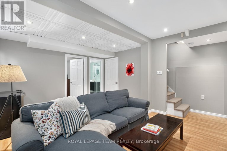 28798908/217-montfort-street/vanier/ottawa/ontario/K1L5P3_25