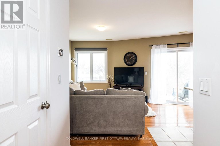 29497257/6-1210-mcwatters-road/queensway-terrace-southridgeview/ottawa/ontario/K2C3Y2_5