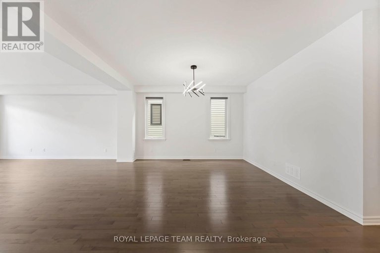 28647828/1010-brian-good-avenue/riverside-southgloucester-glen/ottawa/ontario/K4M0R3_11