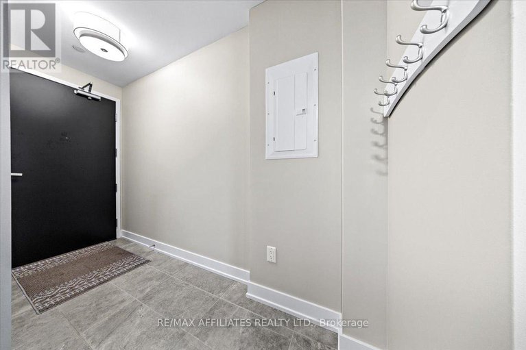 28554491/407-200-inlet-private/chatelaine-village/ottawa/ontario/K4A5H3_5