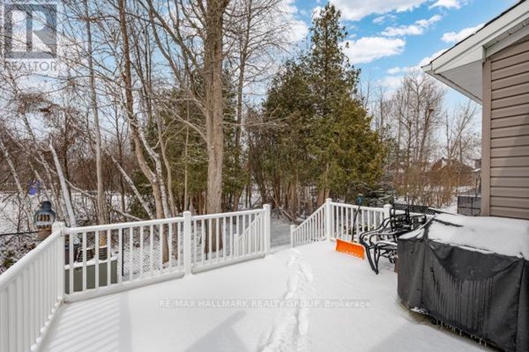 29577817/155-royal-landing-gate/north-grenville-twp-kemptville-south/north-grenville/ontario/K0G1J0_35