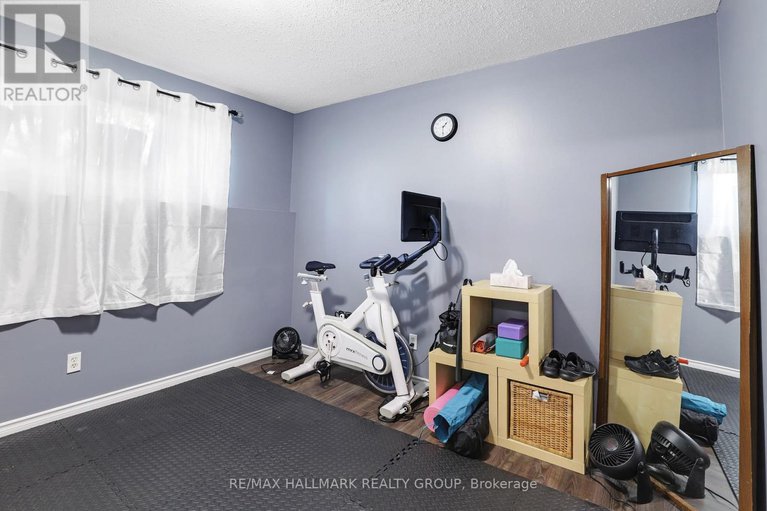 28485639/8-405-montfort-street/vanier/ottawa/ontario/K1L8G8_16