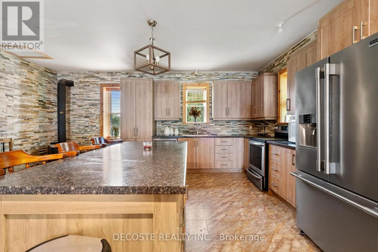 29247092/1-mechanic-street-e/maxville/north-glengarry/ontario/K0C1T0_20