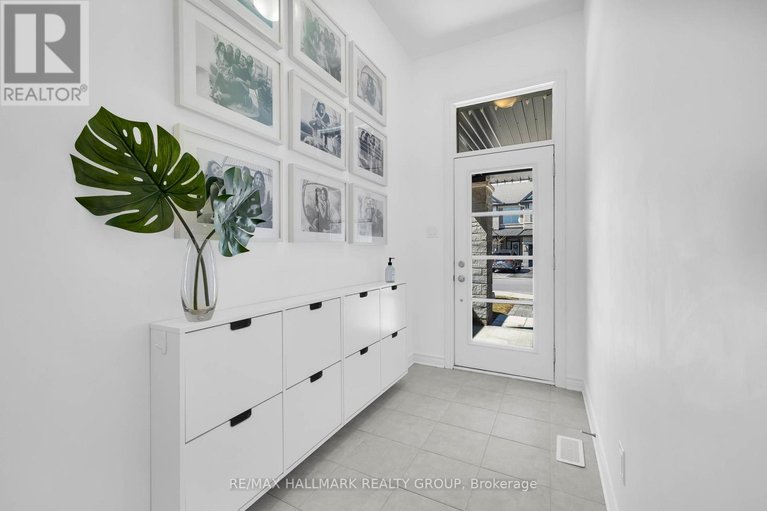 29635213/112-crevasse-road/mer-bleuebradley-estatesanderson-park/ottawa/ontario/K1W0P9_3