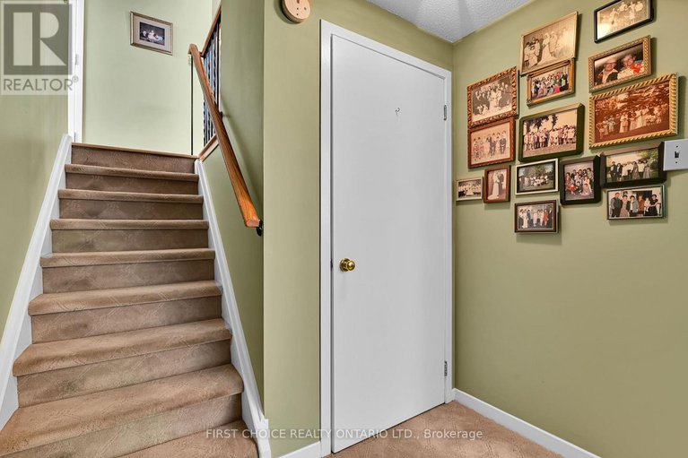 28651586/1631-wainfleet-street/chateauneuf/ottawa/ontario/K1C3G3_27
