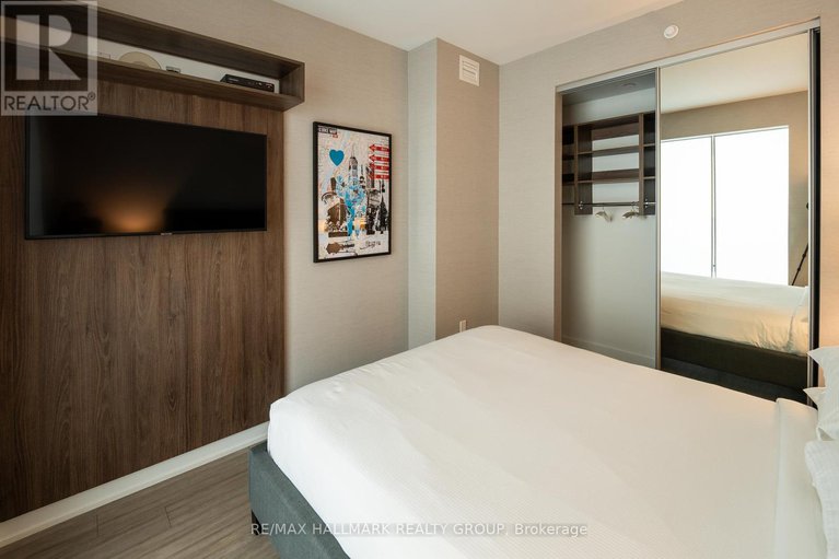 29318664/611-111-champagne-avenue/west-centre-town/ottawa/ontario/K1S5V3_15