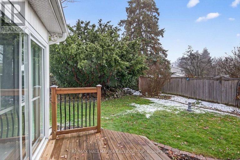 29129242/89-westpark-drive/blackburn-hamlet/ottawa/ontario/K1B3G4_45