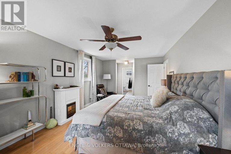 29645415/1-erinlea-court/pineglencountry-place/ottawa/ontario/K2E7C8_20