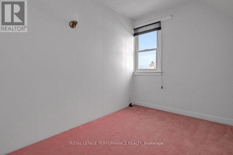 29403056/540-alesther-street/overbrookcastle-heights/ottawa/ontario/K1K1J3_30