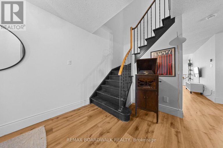 29576732/567-latour-crescent/fallingbrookgardenway-south/ottawa/ontario/K4A1P3_18