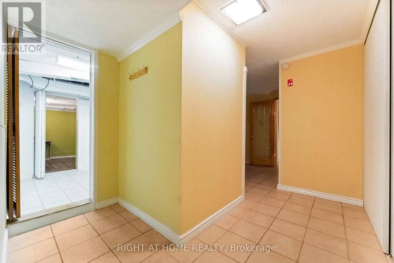 29245177/2221-circle-place/elmvale-acresurbandale/ottawa/ontario/K1G3E2_36