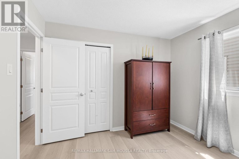 28378170/295-harthill-way/heritage-park/ottawa/ontario/K2J0P3_36