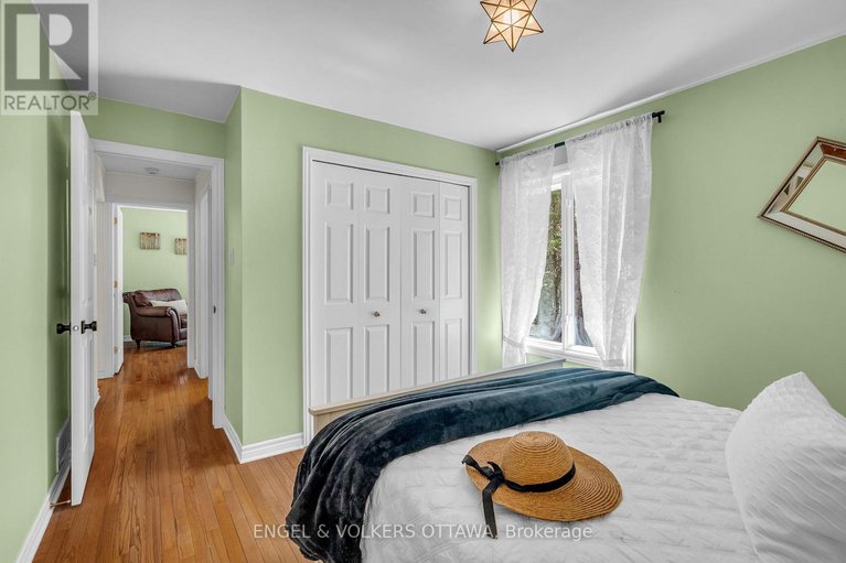 28314579/7359-marcella-drive/osgoode-twp-north-of-reg-rd-6/ottawa/ontario/K4P1P7_21