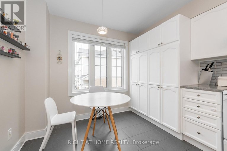 29599852/212-rutgers-private/central-park/ottawa/ontario/K2C4G7_11