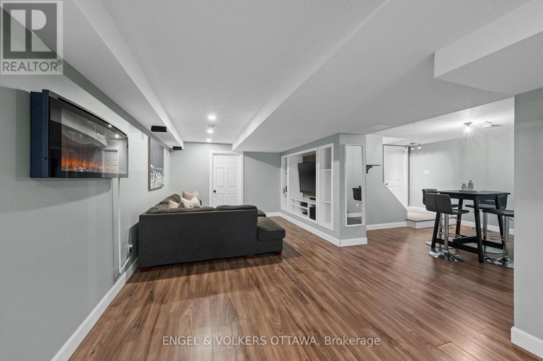 29593963/129-corvinelli-crescent/village-of-russell/russell/ontario/K4R1G4_36