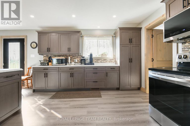 28622757/1016-castleford-road/horton-twp/horton/ontario/K7V3Z8_24