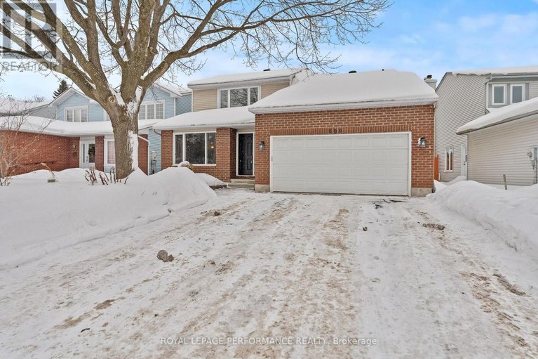29329137/690-princess-louise-drive/fallingbrookridgemount/ottawa/ontario/K4A2C1_1