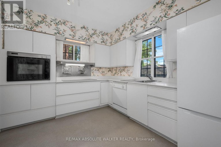 28422236/210-rideau-terrace/lindenlea/ottawa/ontario/K1M0Z2_11